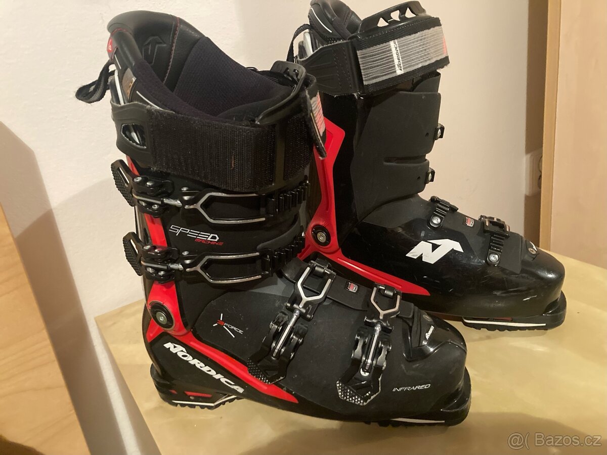 Lyžařské boty pánské Nordika, skoro nové, vel. 8,5-9
