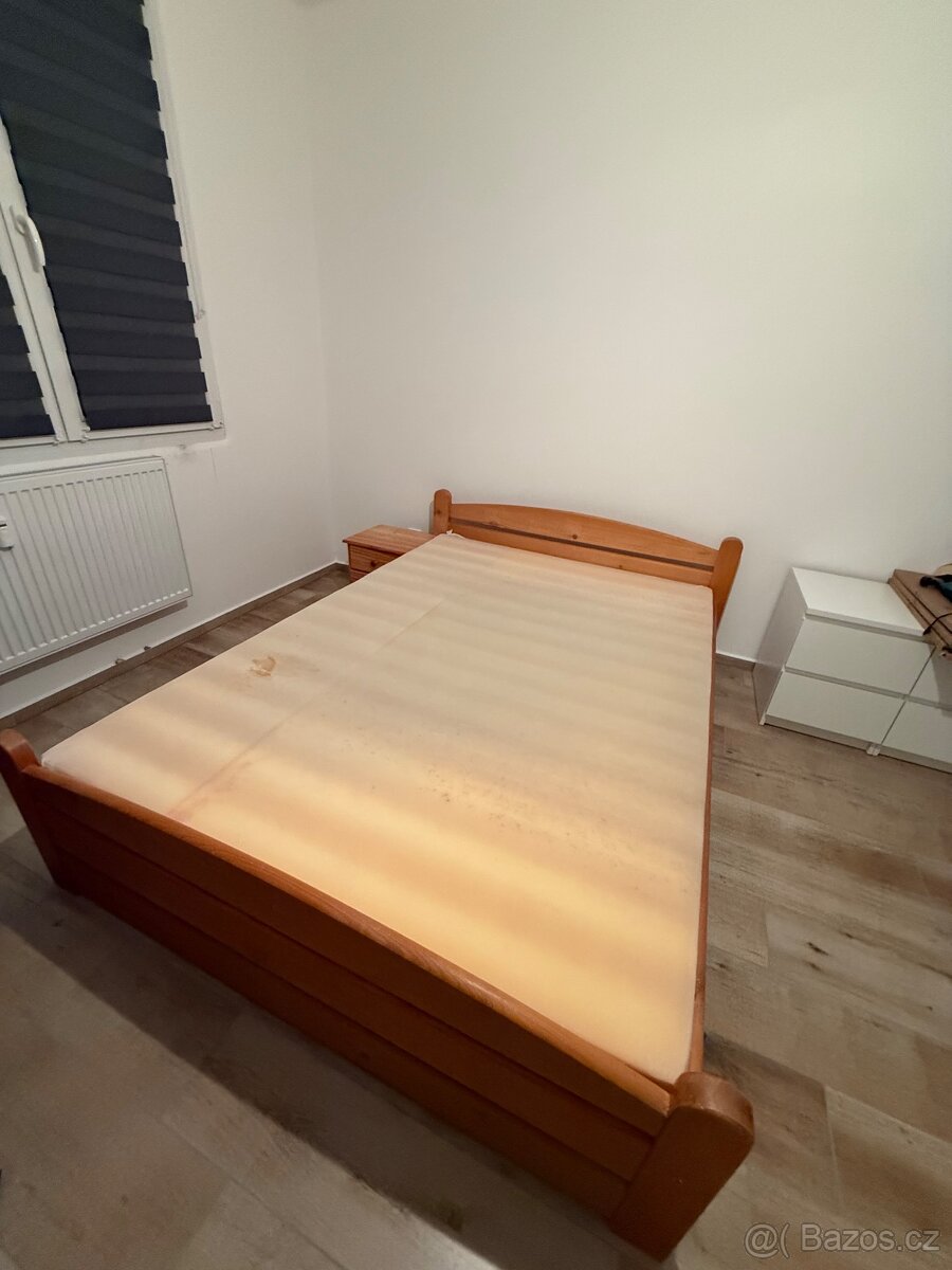 Postel z masivu, 140x200cm