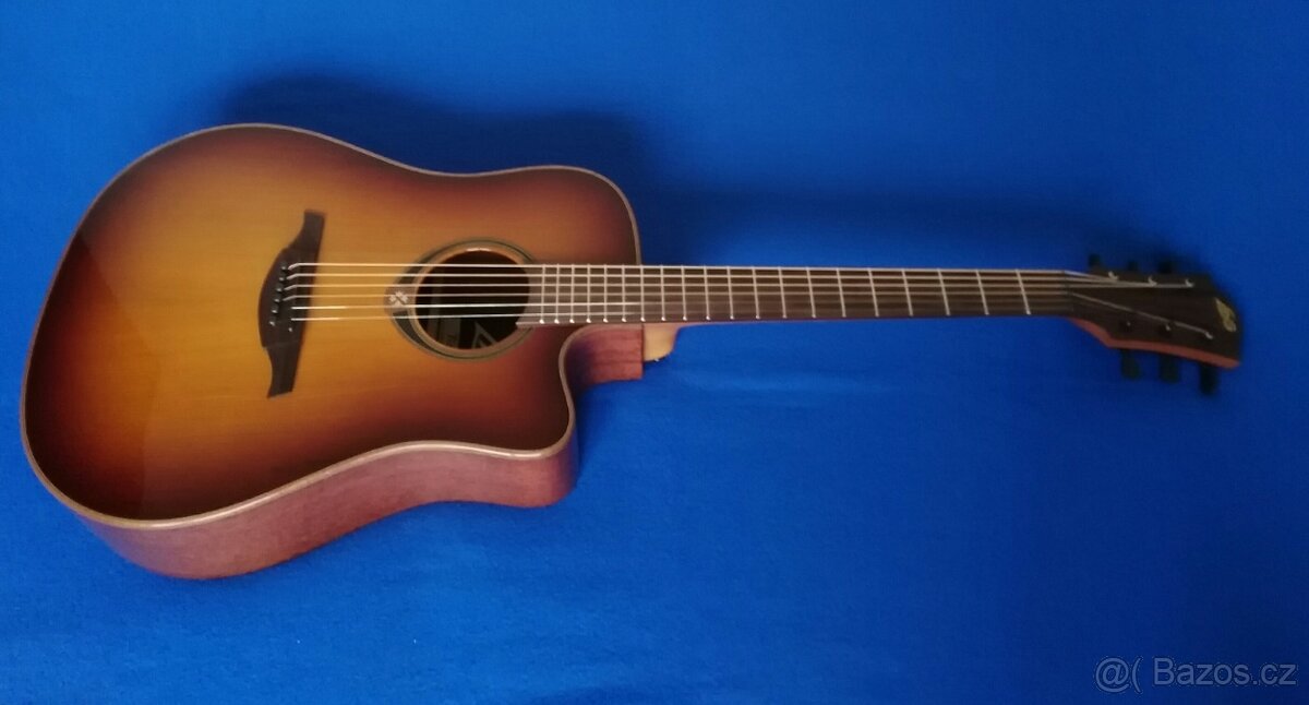 Predam gitaru LAG T118DCE BS.