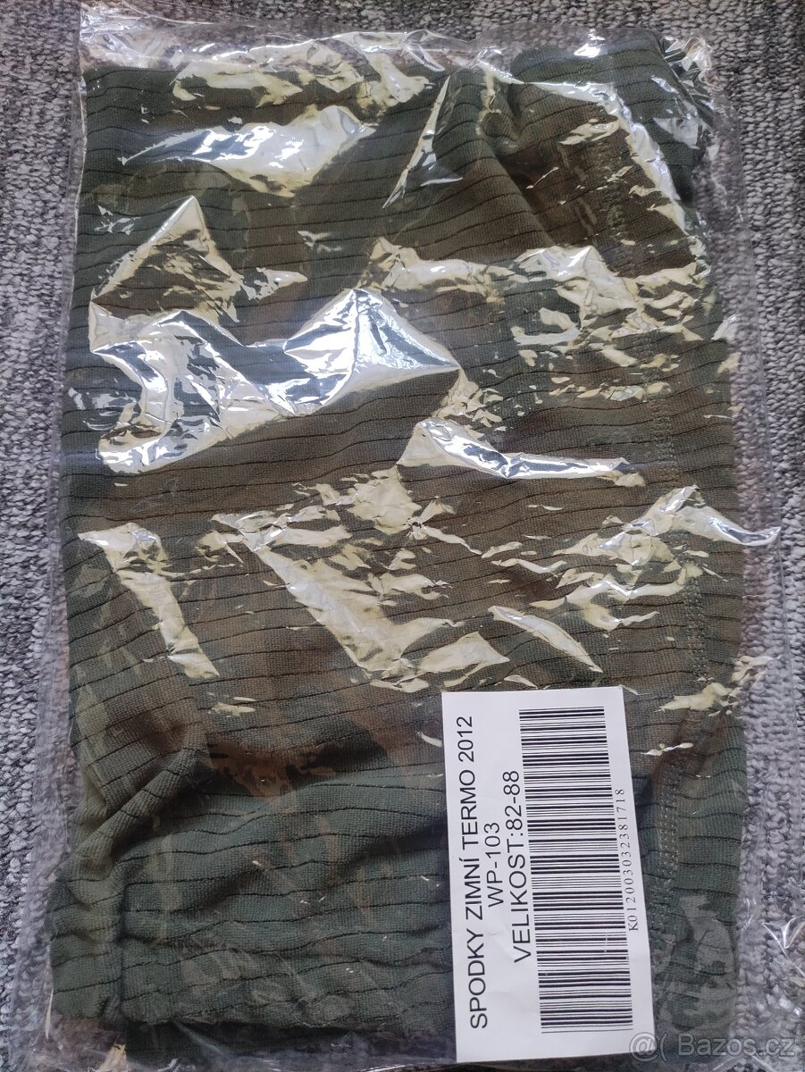 vojenské oblečení