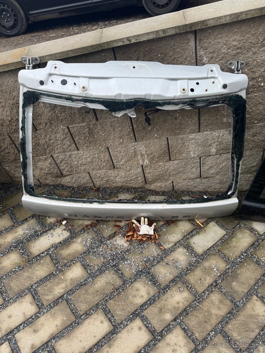 Range Rover víko kufru horní