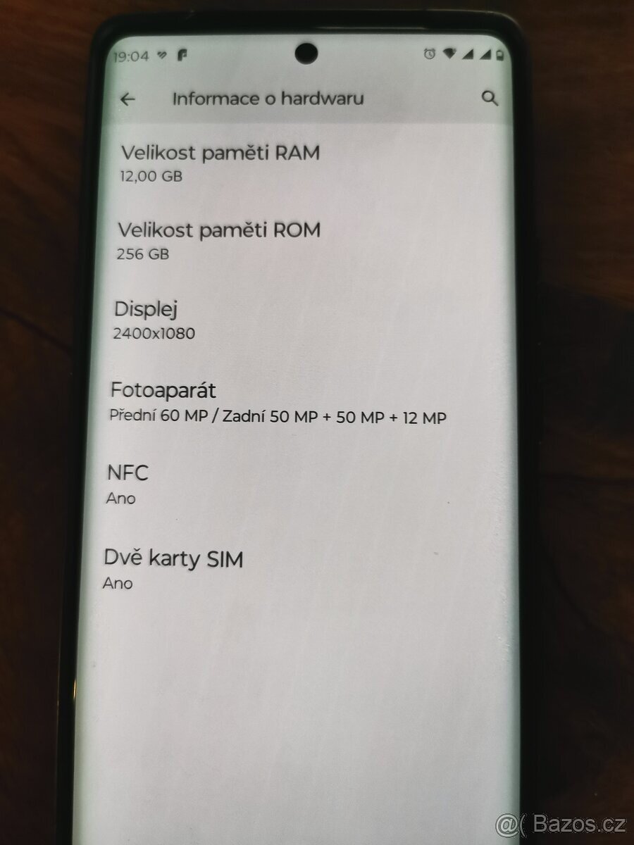 Motorola Edge 40 pro 12/256,obaly,skla