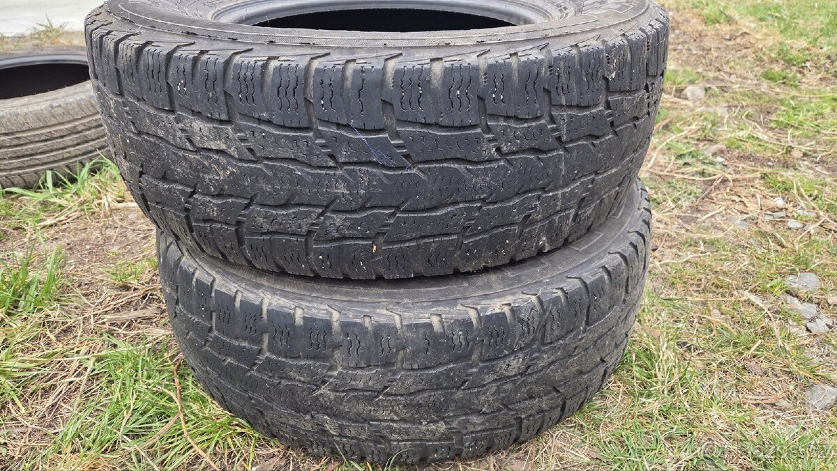 Pneu 225/70 R15C