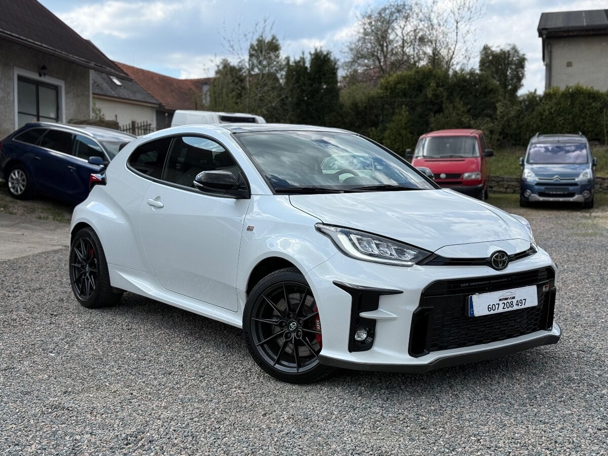 Toyota Yaris GR 1.6T STAGE 2 /doplňky/kola/Ohlins/invida
