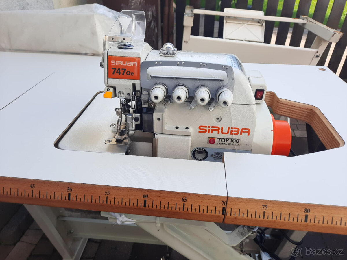 Průmyslový 4 nitný overlock Siruba 747Qe