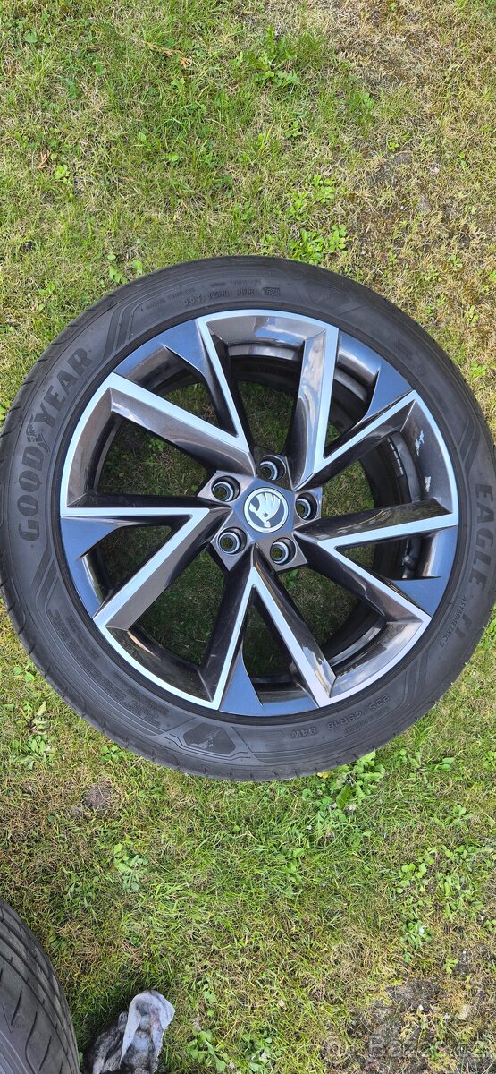 Kompletní kola Vega R 18 Škoda Superb 3