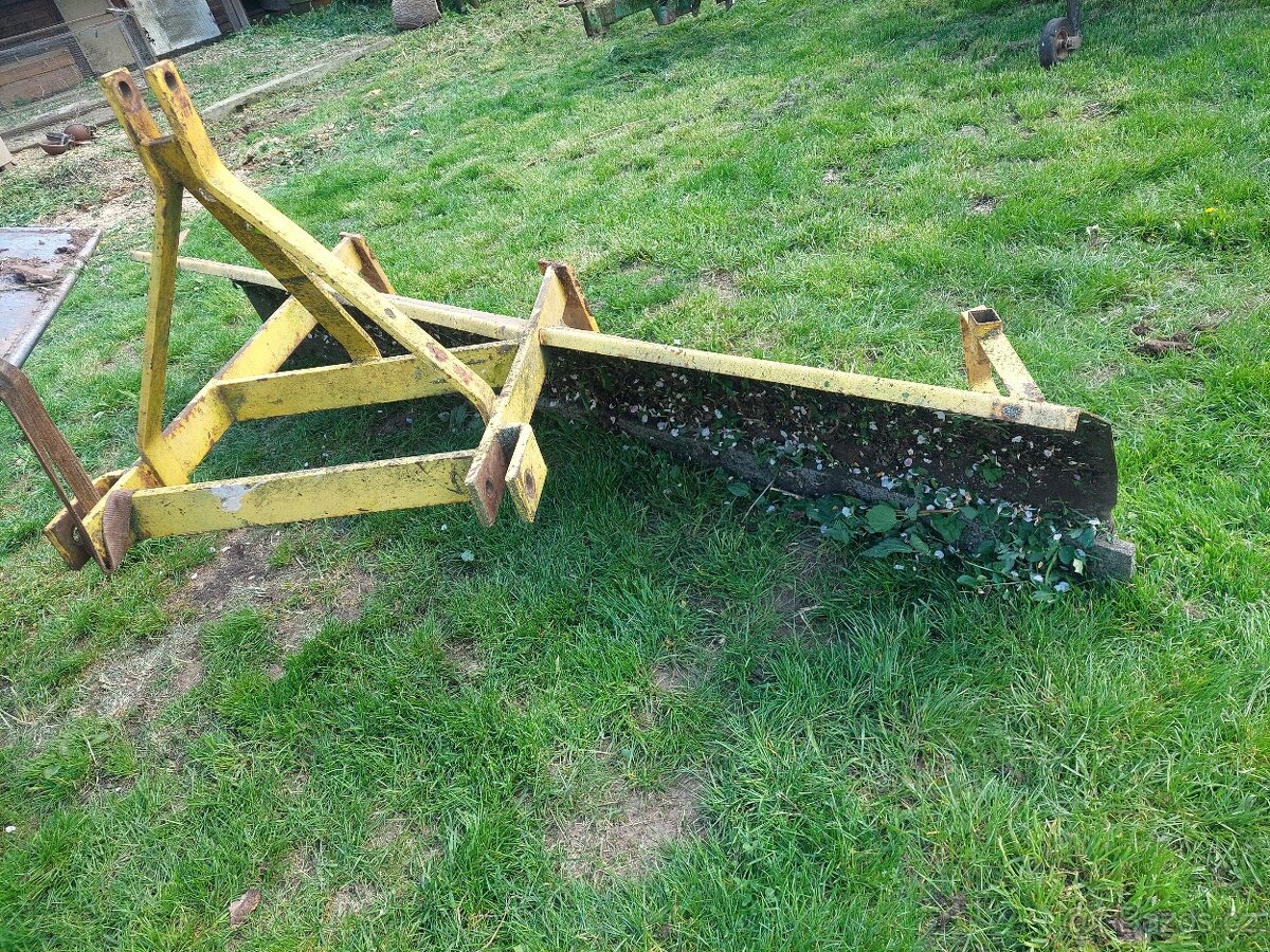 Traktorová radlice na sníh s gumovým břitem