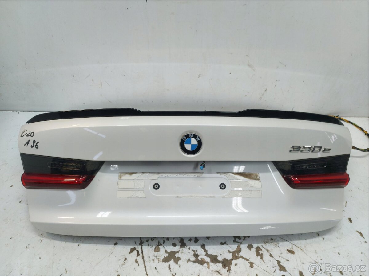 BMW G20 330e KOMPLETNÍ ZADNÍ VIKO