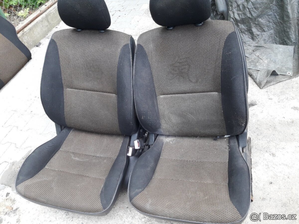 Díly Citroen Saxo, Peugeot 106 (sedačky, nádrž...)