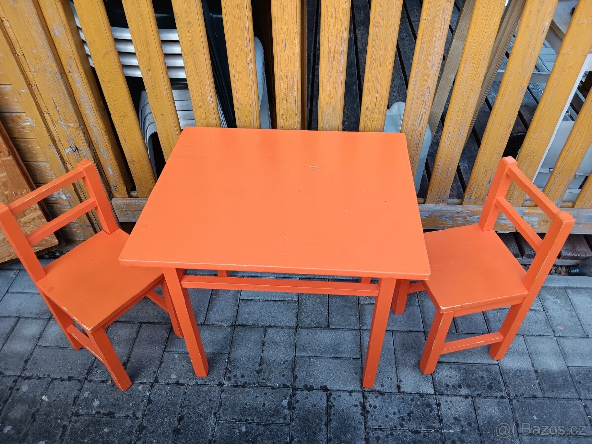 Dětský stůl a 2x židle