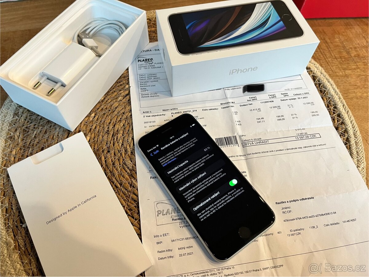 Prodám iPhone SE 2020 64GB - top stav kompletní balení