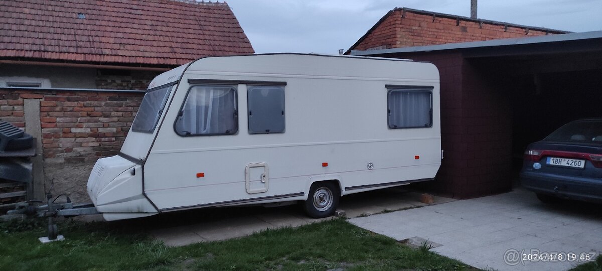Obytný přívěs