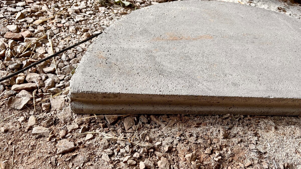 Betonový poklop na studnu průměr 150 cm