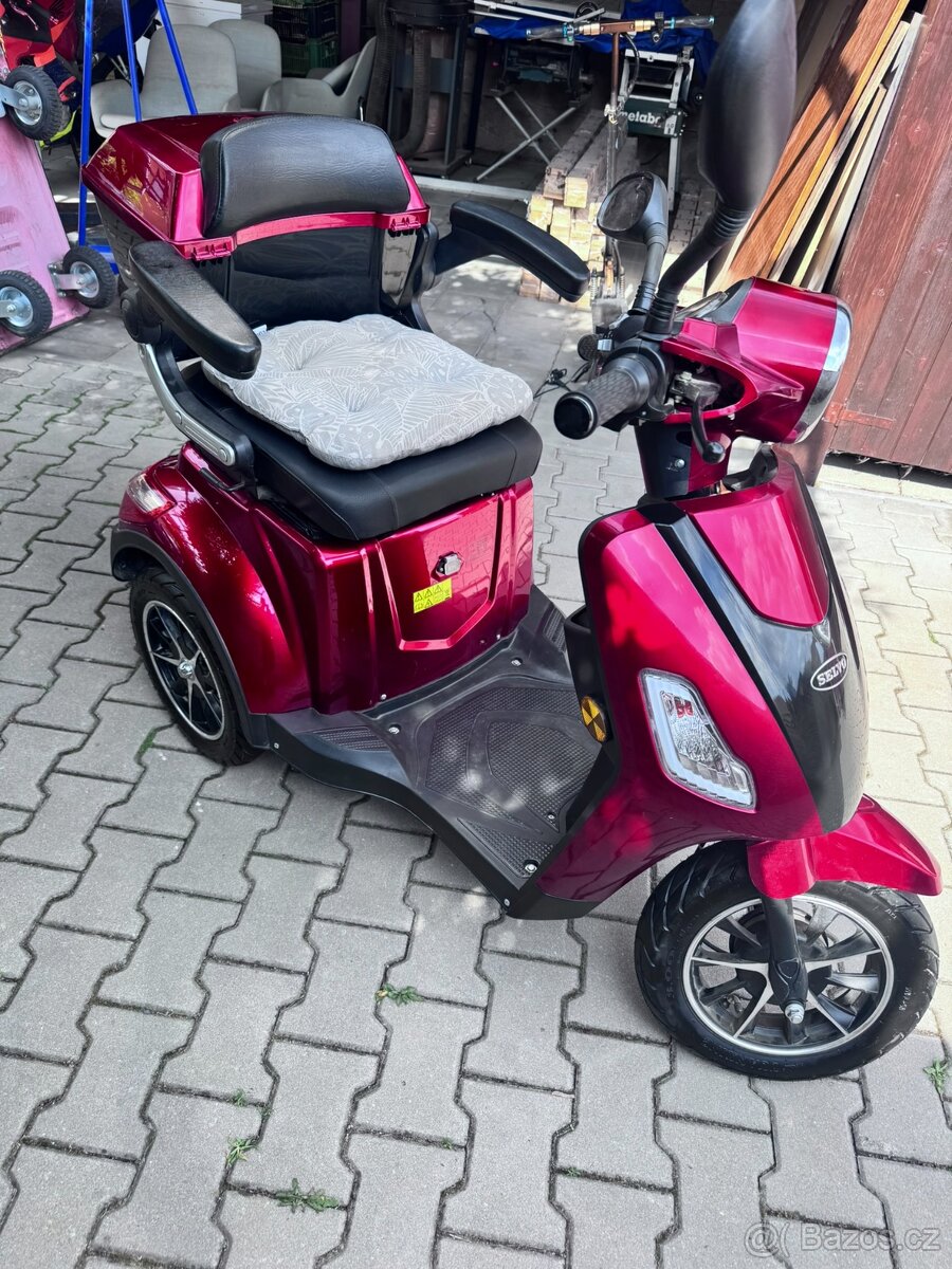 Elektrická tříkolka pro seniory Selvo 31000
