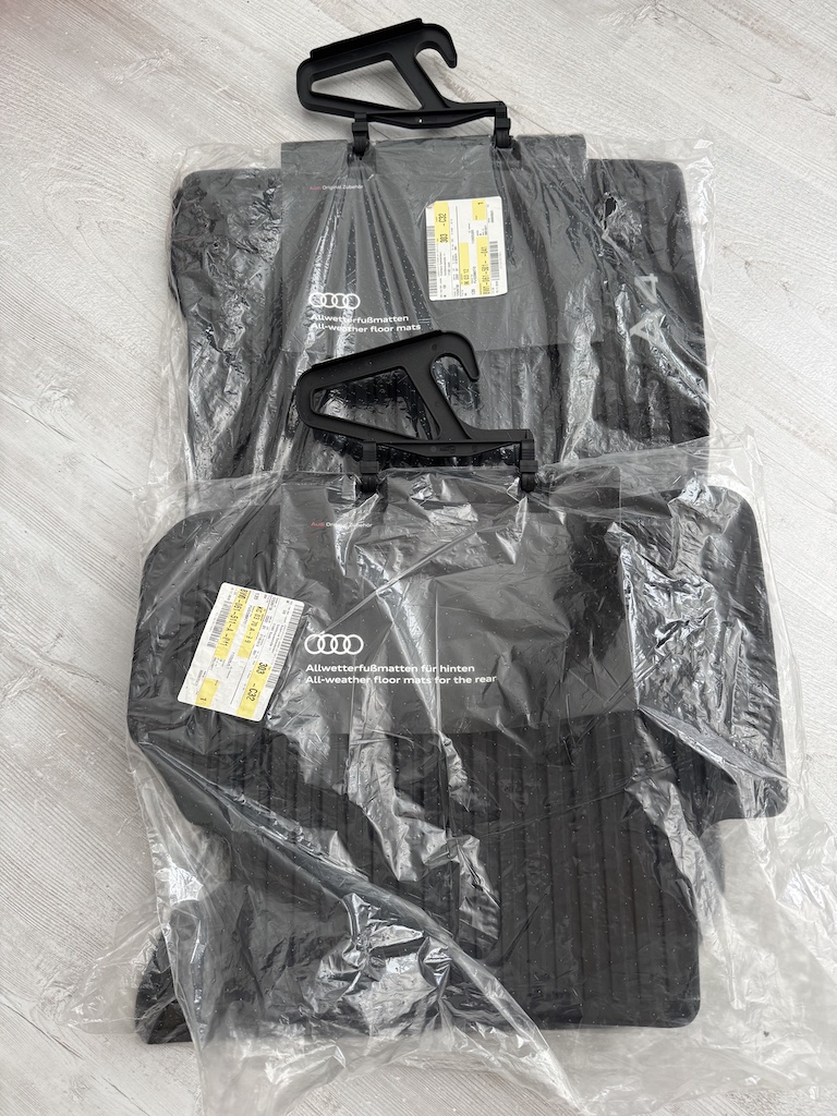 AUDI A4 (B9/8W) koberečky orig. nové