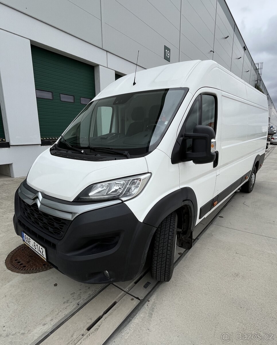 Půjčte si prostornou dodávku Citroen Jumper L4H2