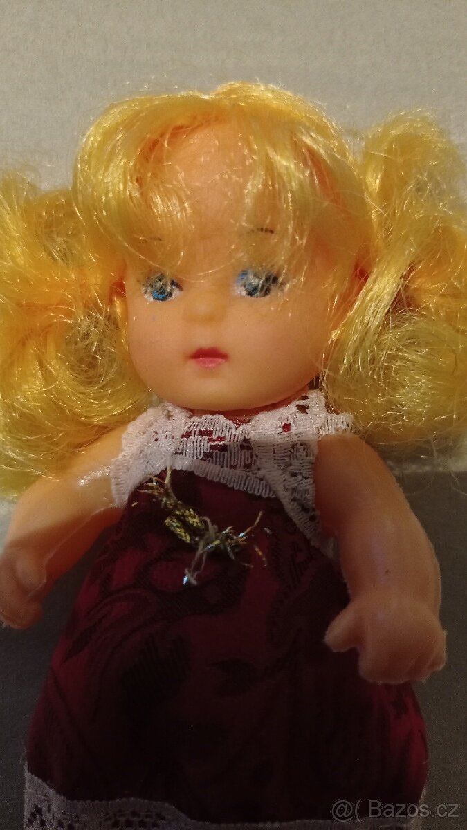 Stará sbėratelská panenka