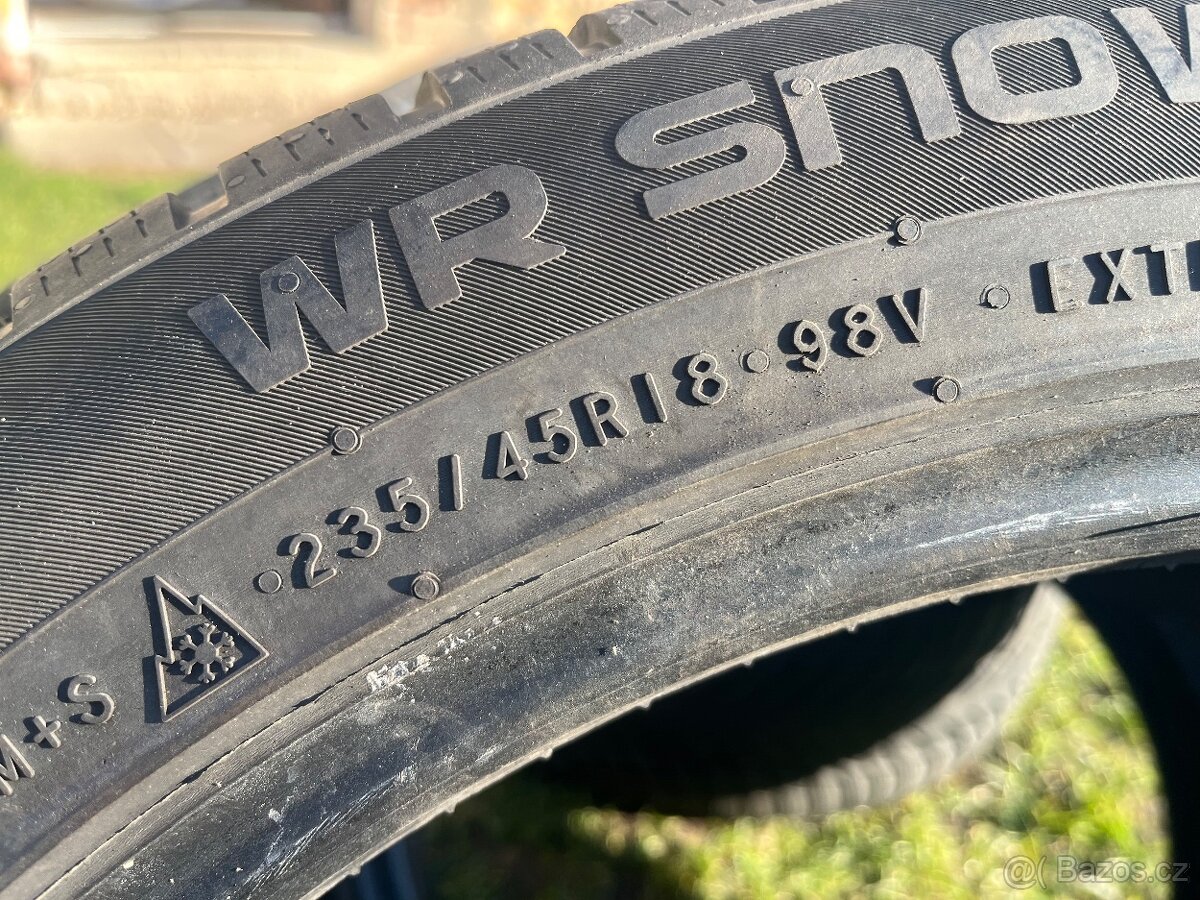 Zimní pneu NOKIAN 235/45 R18 , 98V - 4 Ks