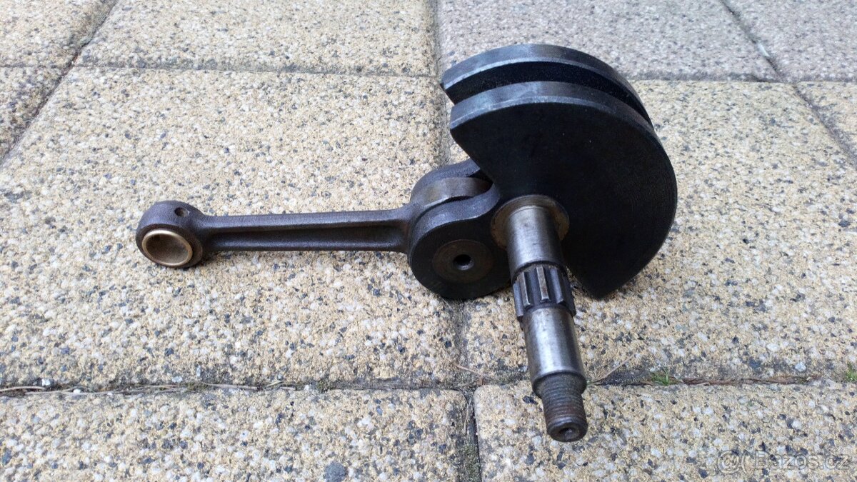 Kliková hřídel moto veterán