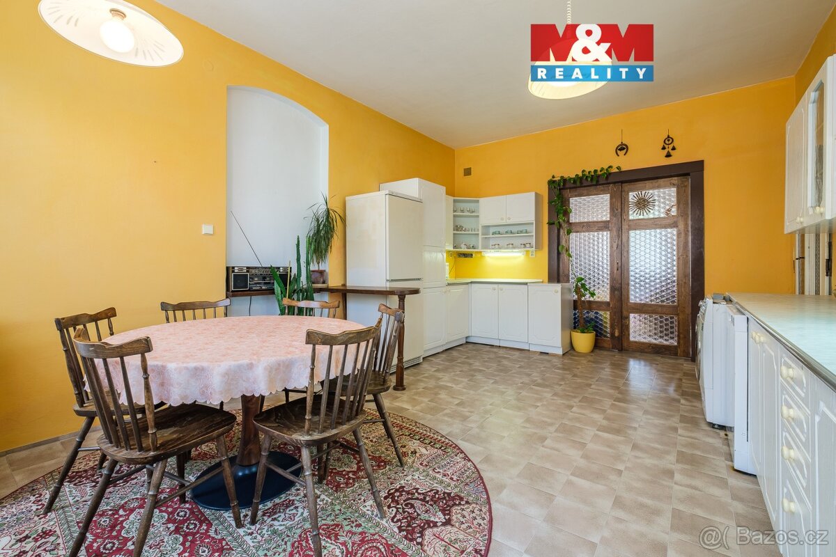 Prodej bytu 4+1, 106 m² + garáž, Kar. Vary, ul. Blahoslavova