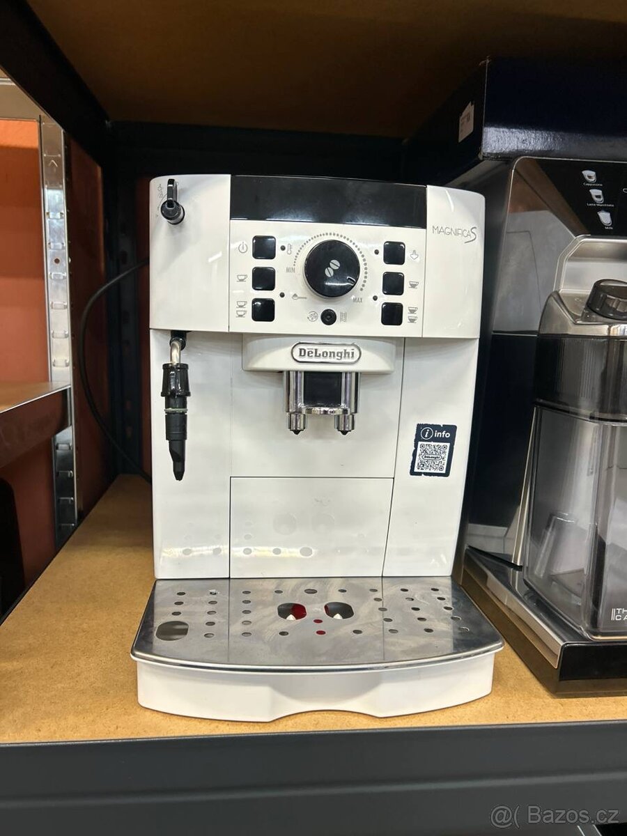 Kávovar Delonghi Magnifica S