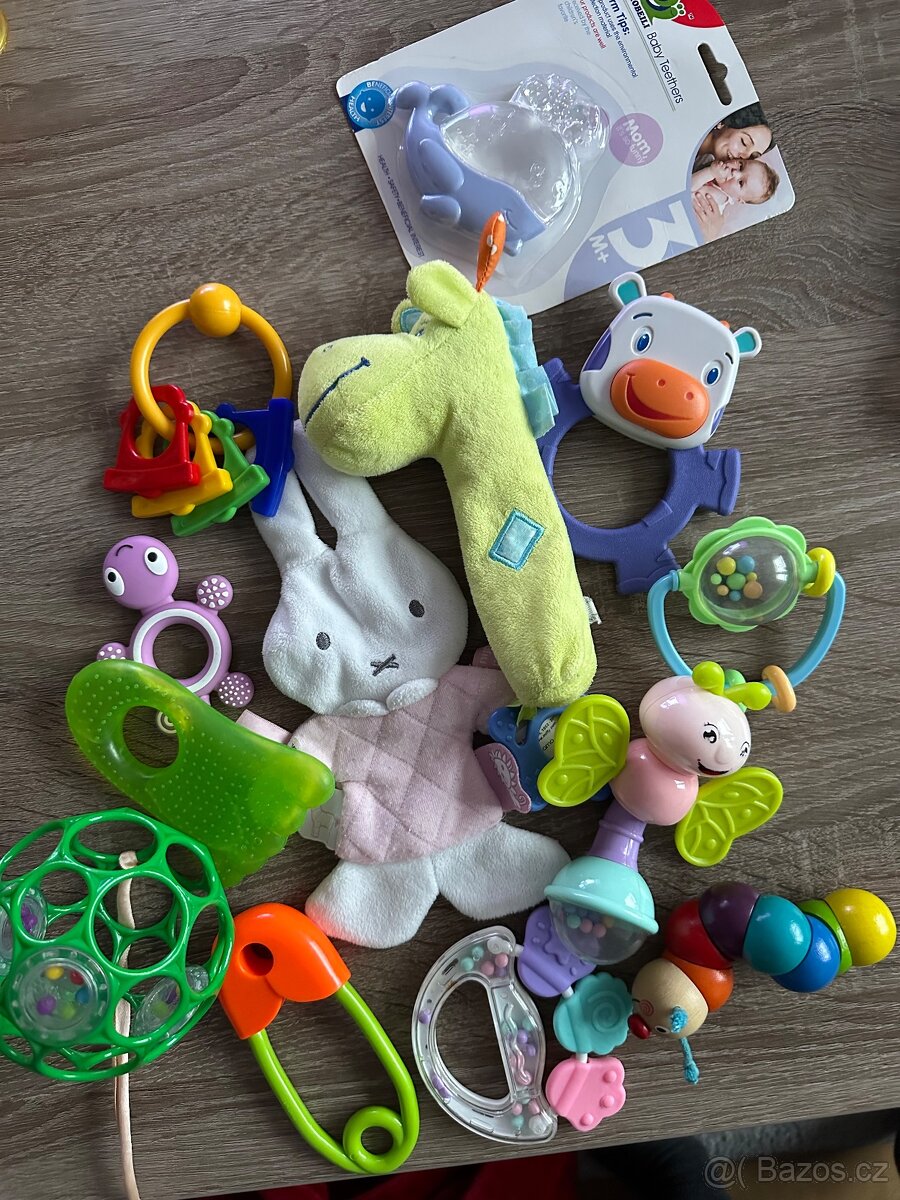 hračky pro miminka
