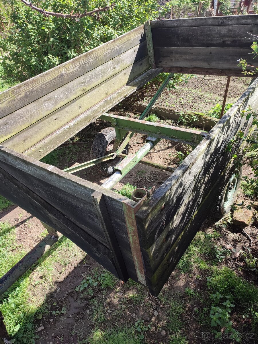 Vlek- valnik za traktor