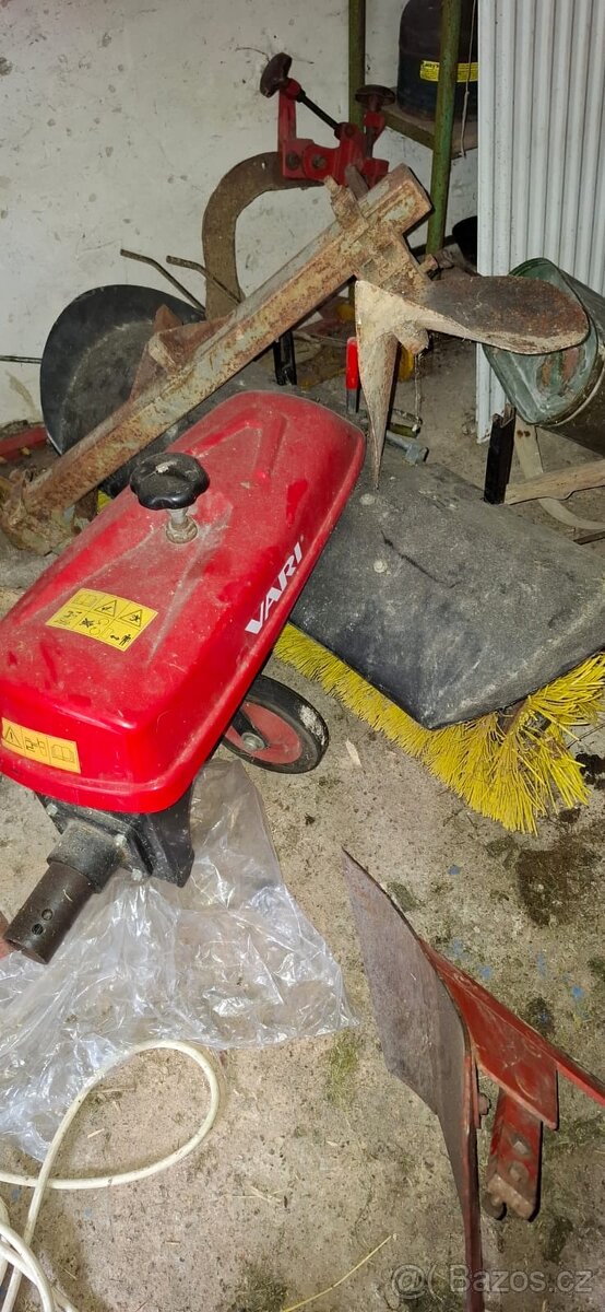 Zametací kartáč vari