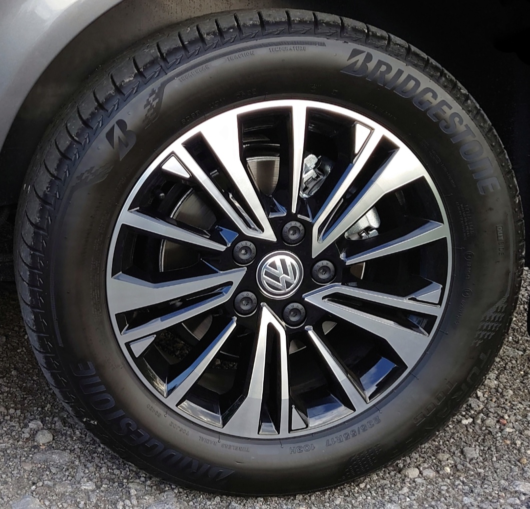 Sada Alu kol originál VW s letníma pneumatikami Bridgestone