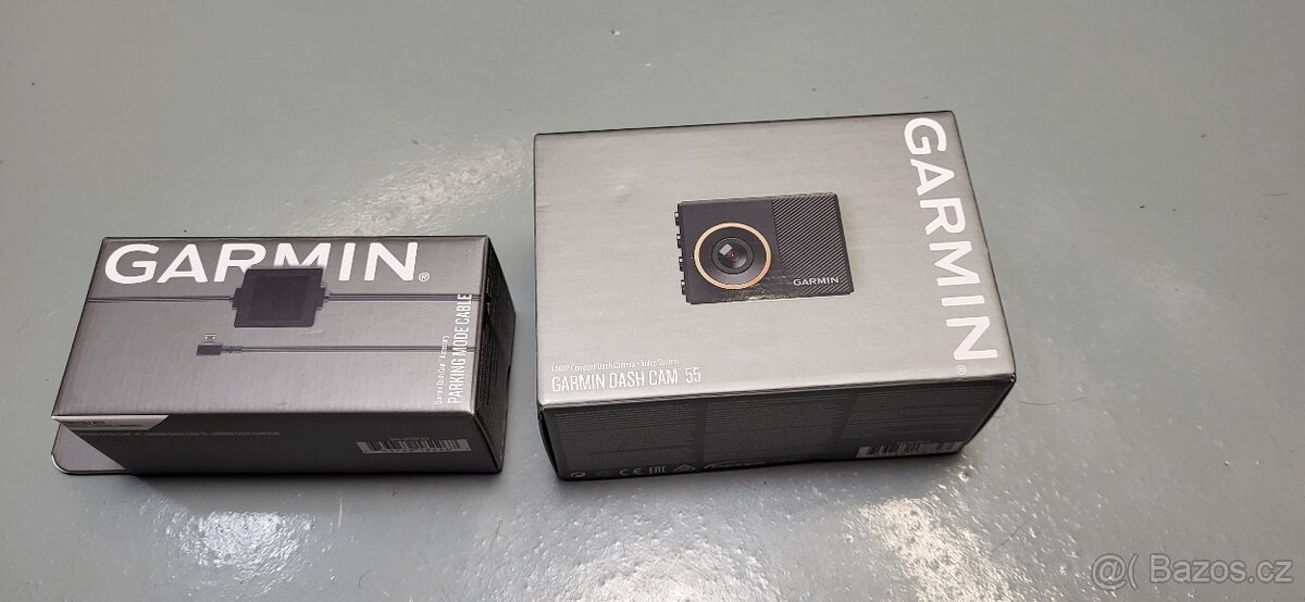 Autokamera Garmin Dash Cam 55 + parking cable