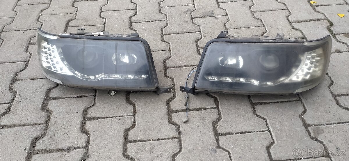 Přední světla Audi 100 C4
