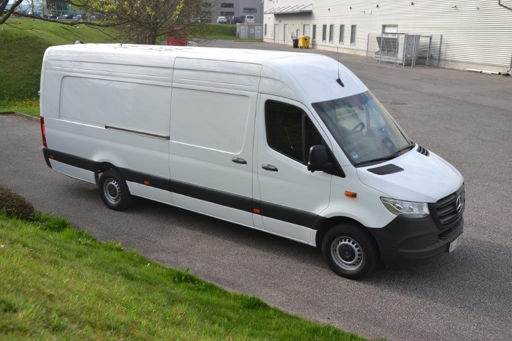 Mercedes-Benz Sprinter 317 CDi XL facelift výbava 11.000 km