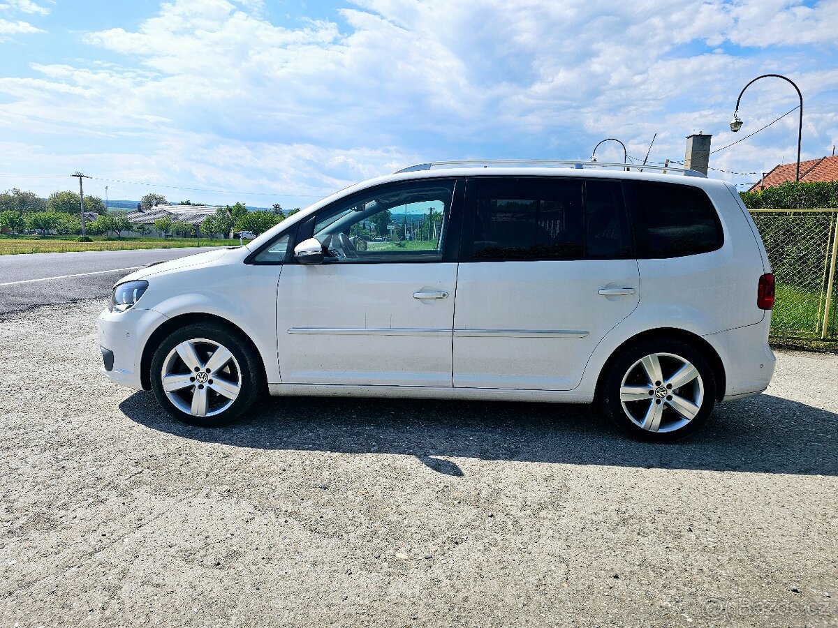 Volkswagen Touran 1,4tsi Highline model 2011