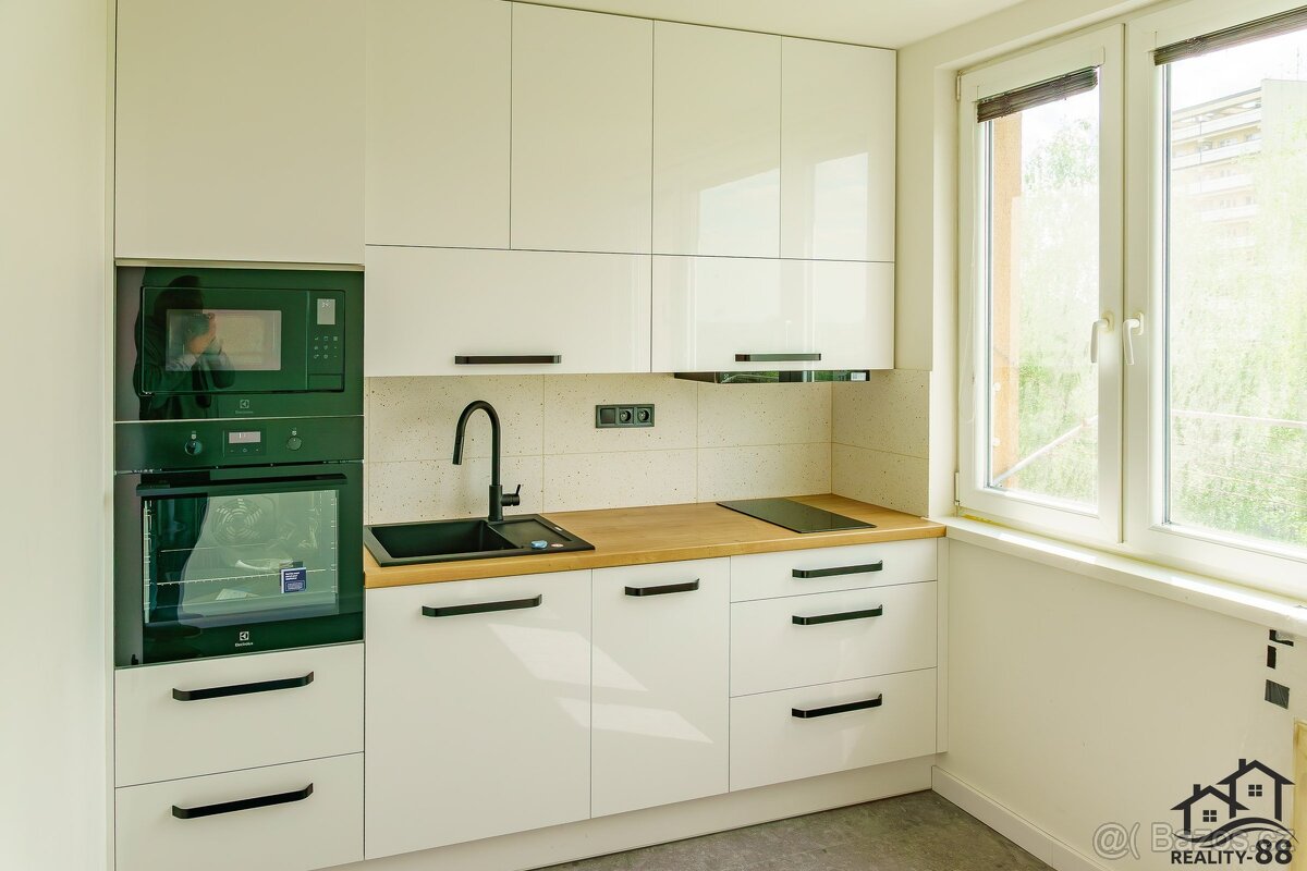 Prodej byty 1+1, 36 m2 - Karviná - Hranice, ev.č. 00035