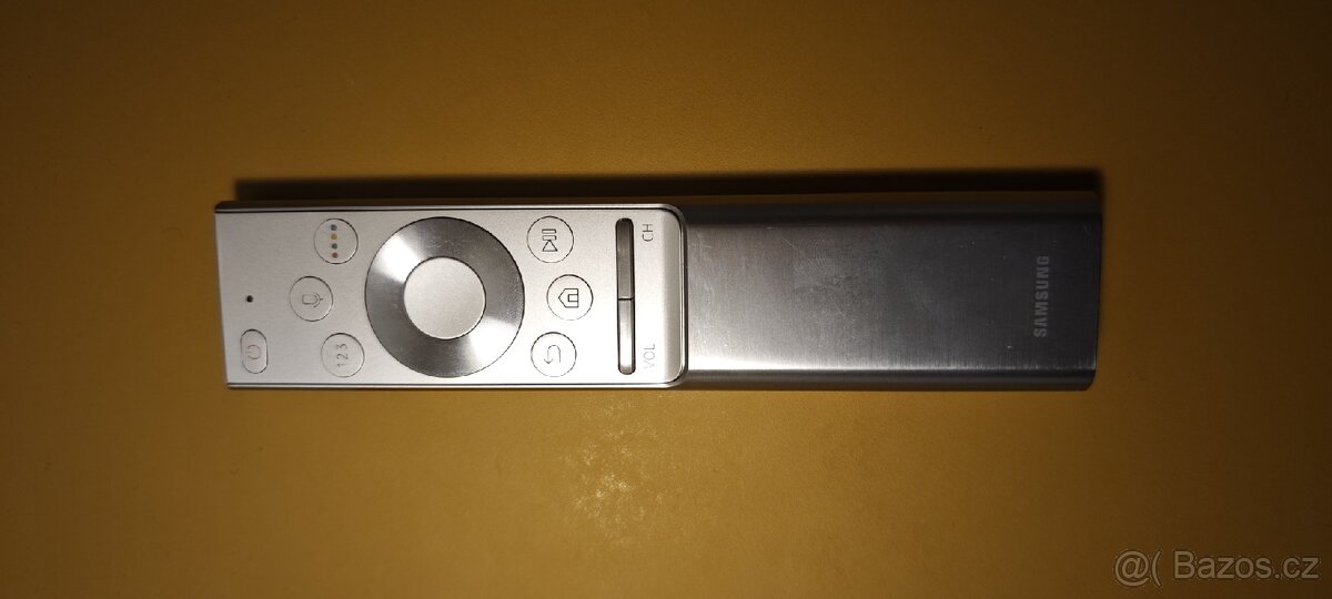 Dálkový ovladač Samsung z hlasovým ovladanim