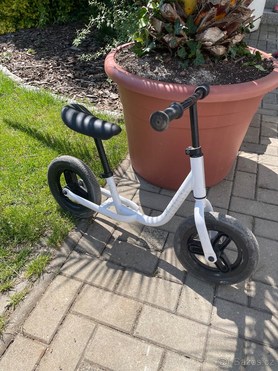 Prodám odrážedlo RunRide 100