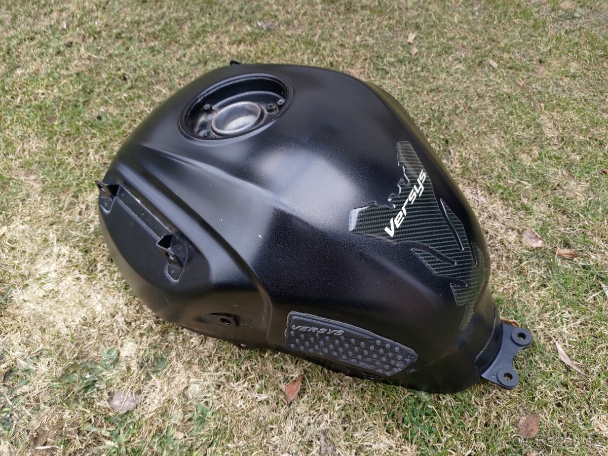 Nádrž Kawasaki Versys 650 2010 - 2014