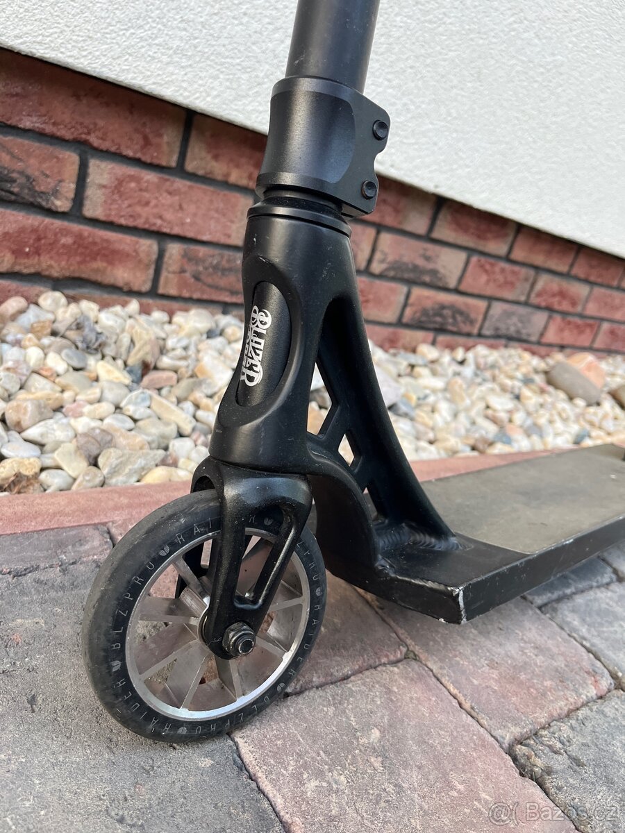 Koloběžka freestyle Blazer PRO silver Raider