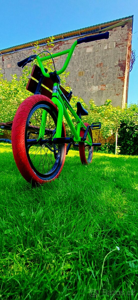Streetové kolo BMX