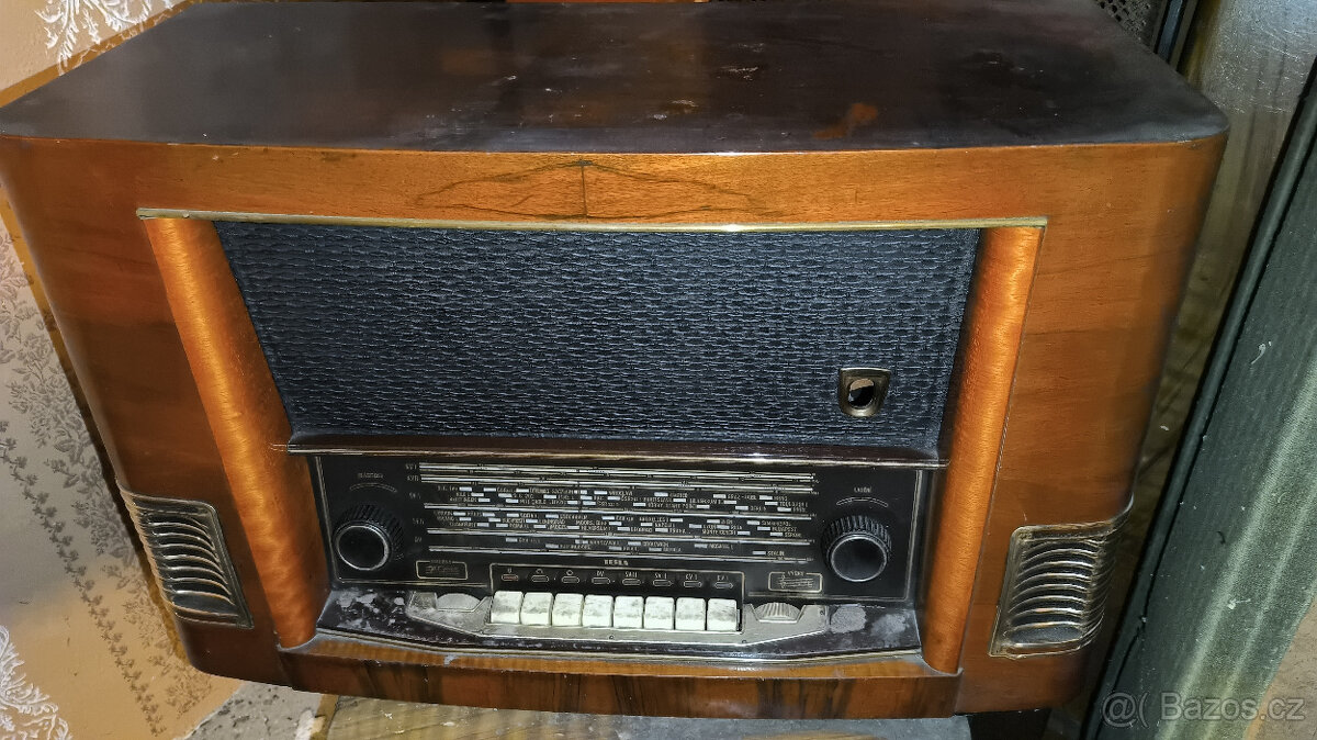 Retro rádia - různé druhy a značky - dřevěná i plastová / ba
