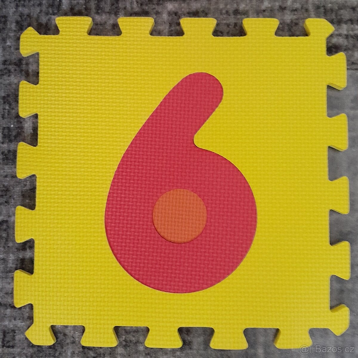 Pěnové puzzle