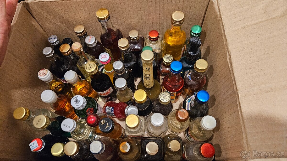 Sběratelský alkohol minilahvičky