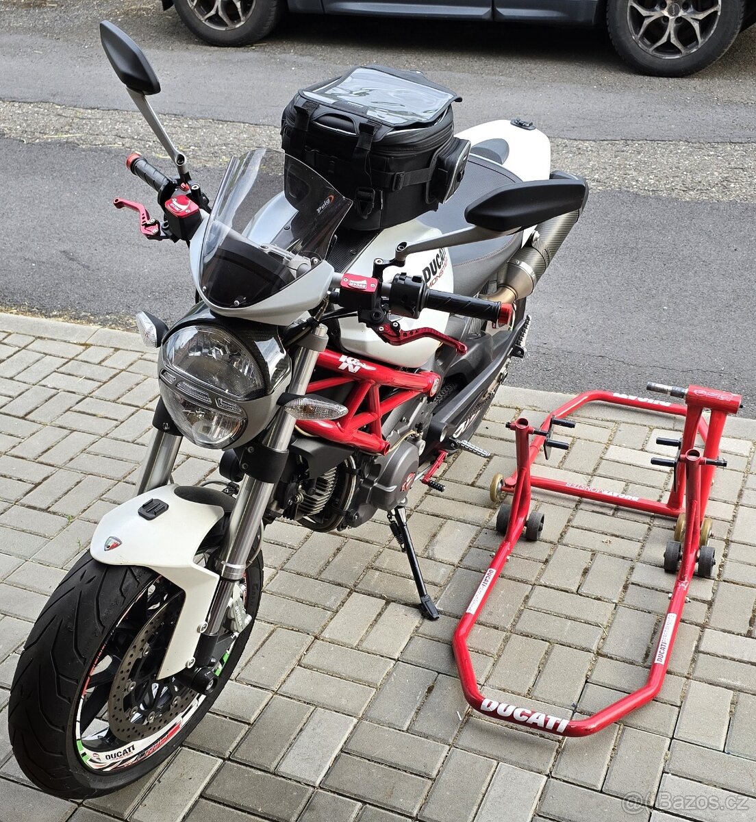 Ducati Monster 796