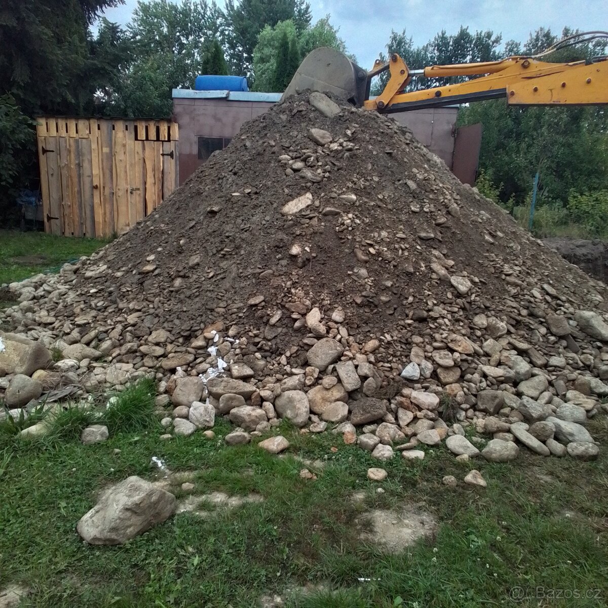 Kámen, zemina