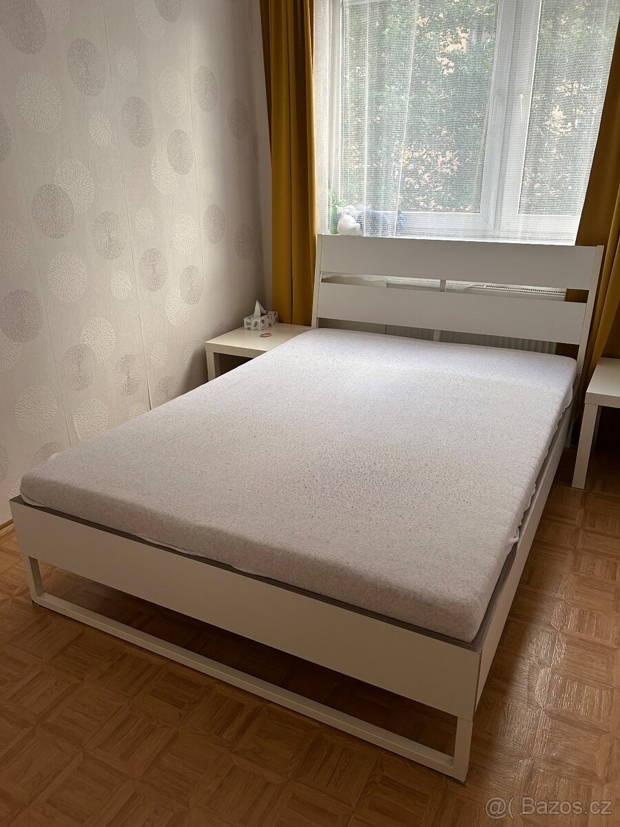 Postel + matrace 140x200 cm