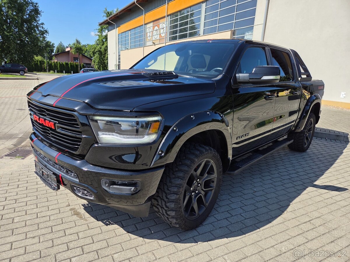 DODGE RAM 1500 5.7 HEMI 4x4 401PS 2020 FULL PLNÁ MOŽNOST