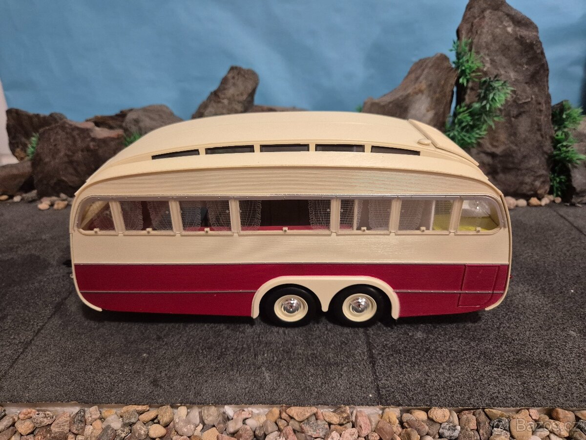 Prodám model Karavanu 1:18 Hénon 1965