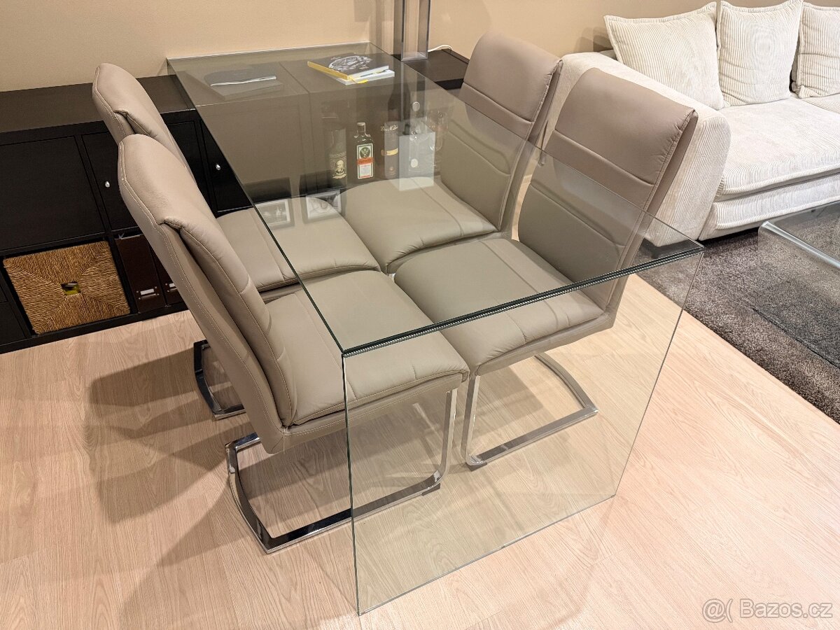 Kuchyňský stůl a židle