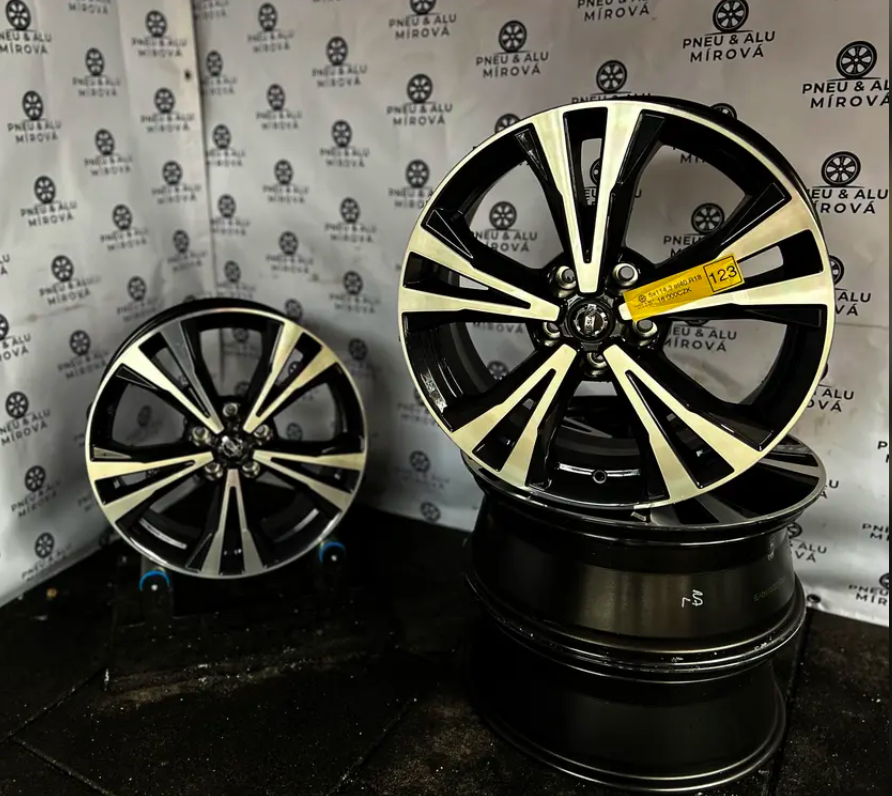 Nikdy nepoužité originální alu kola Nissan 5x114,3 r18