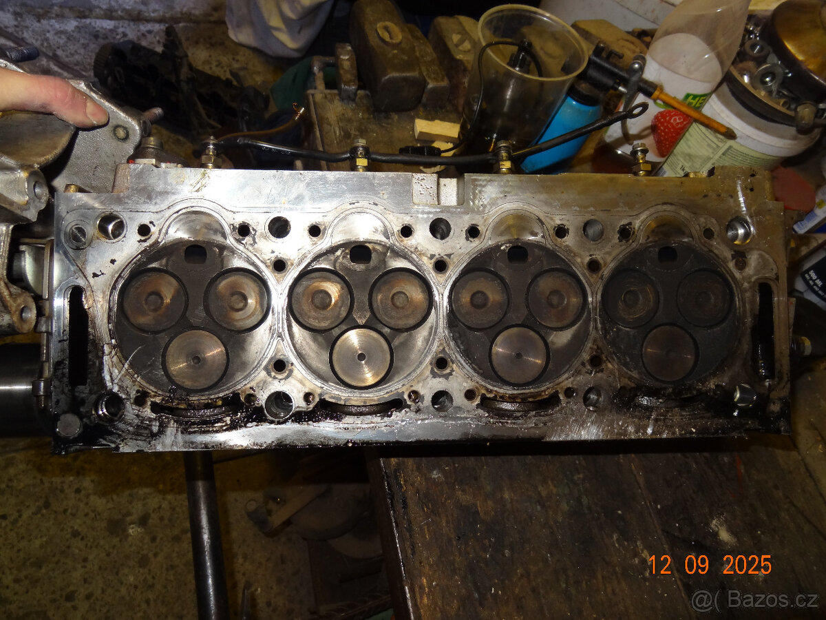 Hlava motoru 2.1 TD AMC908534 0